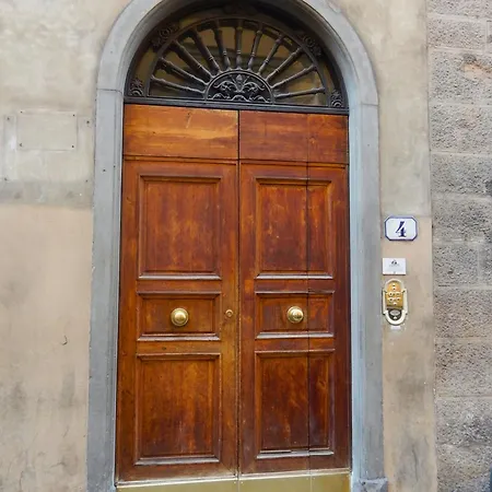 Lovely 3min Walk To Ponte Vecchio Апартаменты *